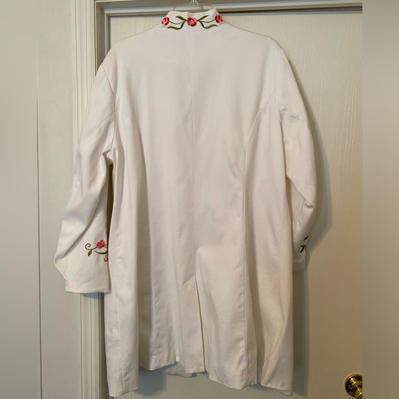 Victor Costa Collection White Embroidered Floral Duster Coat - Picture 6 of 8